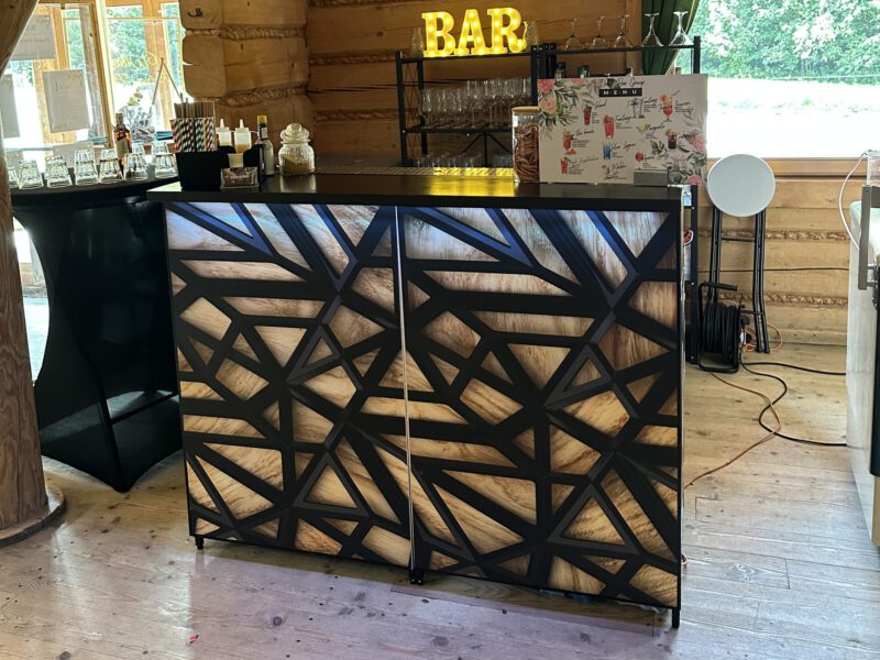 Mobilny bar Drewno 3D — DrinkBarGroup | barman na wesele